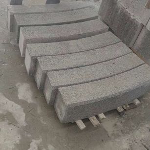 舟山芝麻白弧形路牙石