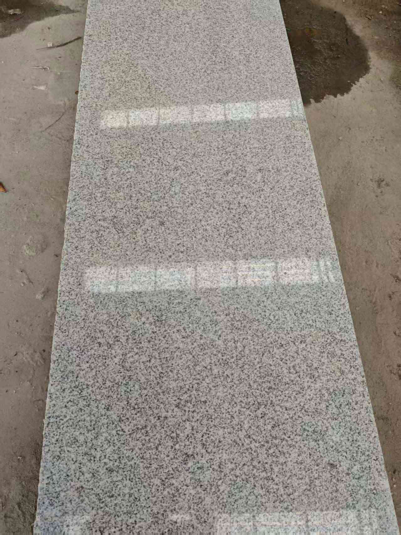 舟山芝麻白光面毛板